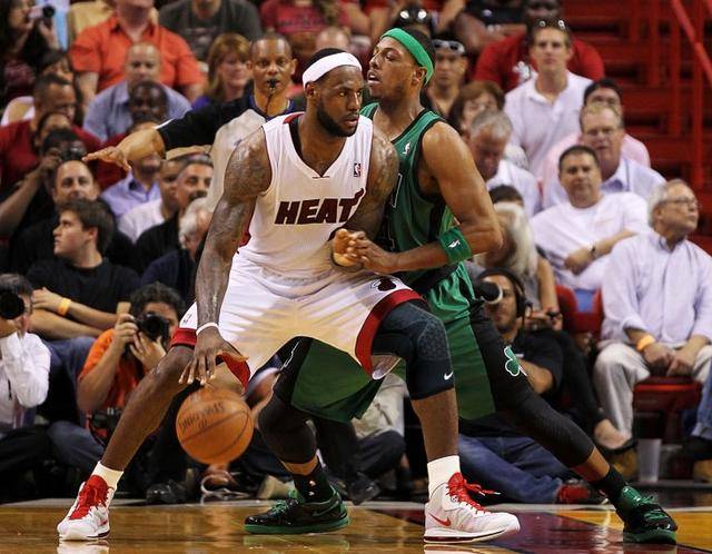 分展示了两 分展示了两