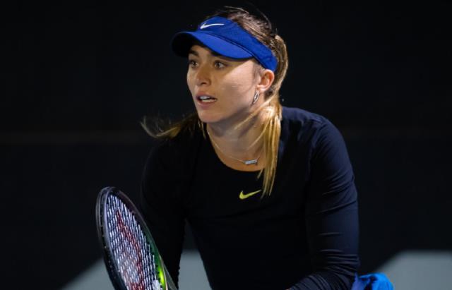 篮球场上有 篮球场上有