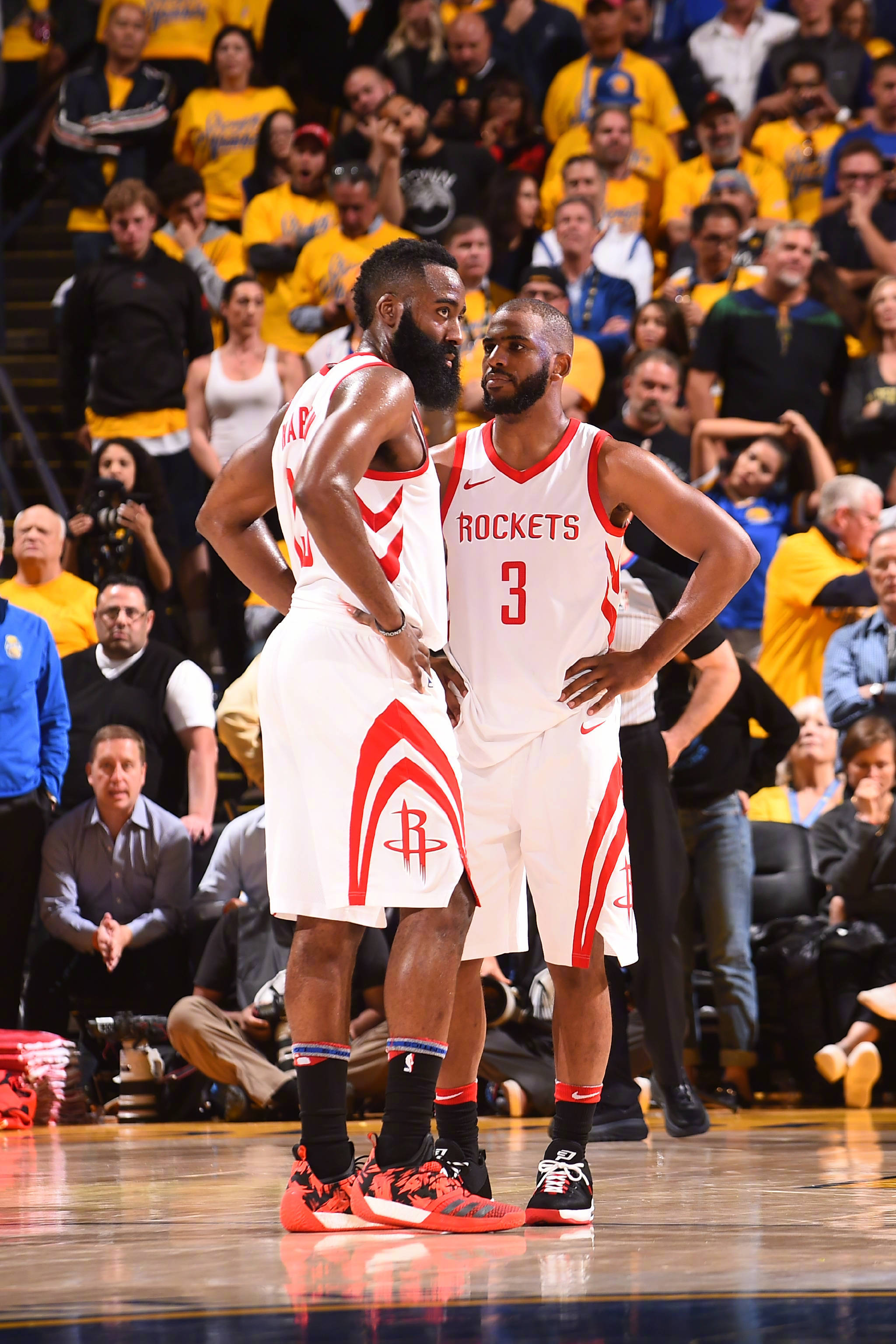 NBA ｜ 亚历山大豪取40分 龙头战雷霆大胜骑士.